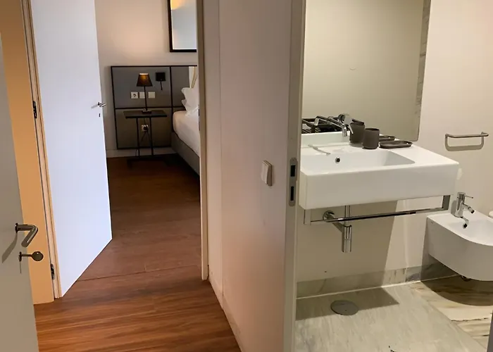 Finestay 8 Building With Balcony And View *